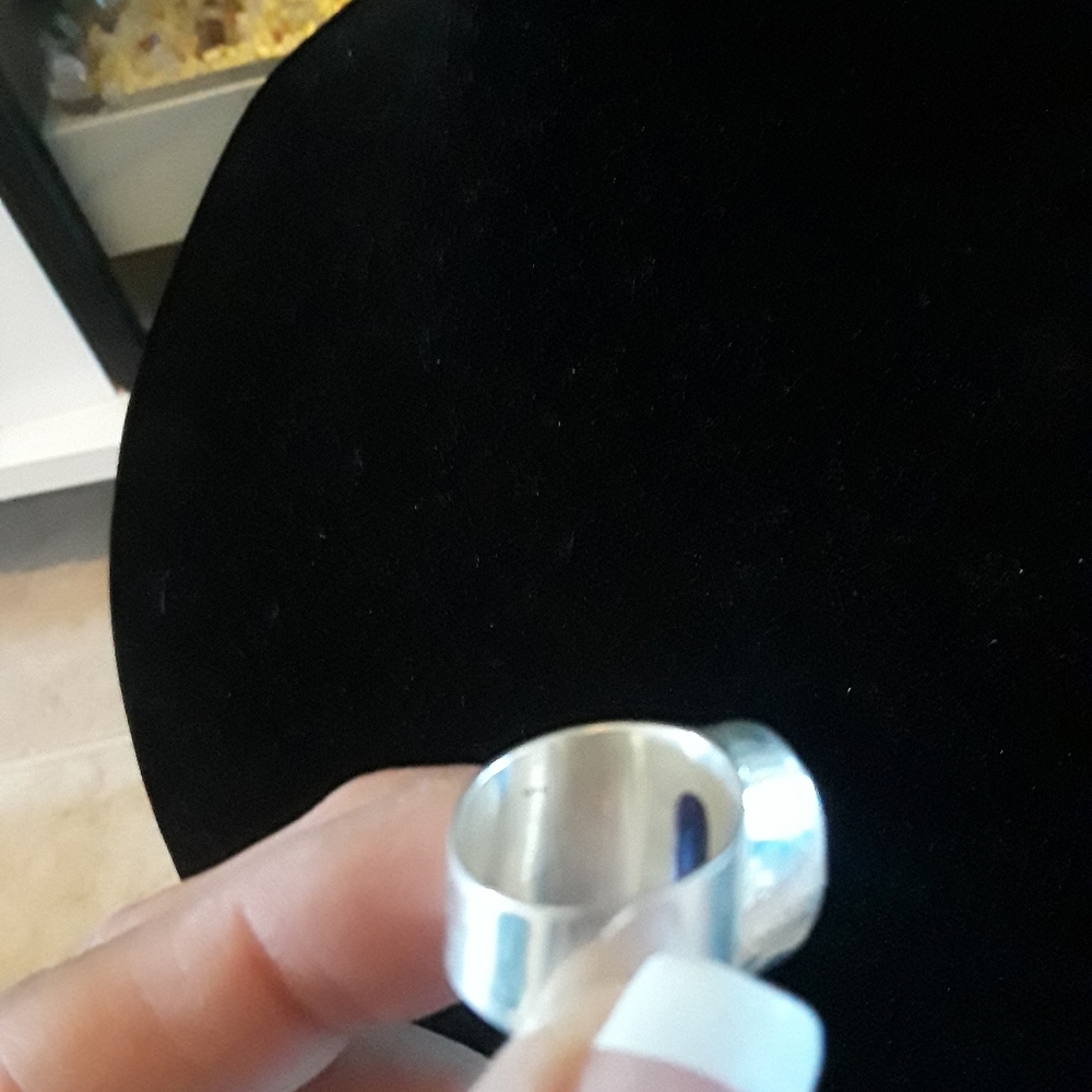 ring - Picture 2 of 4